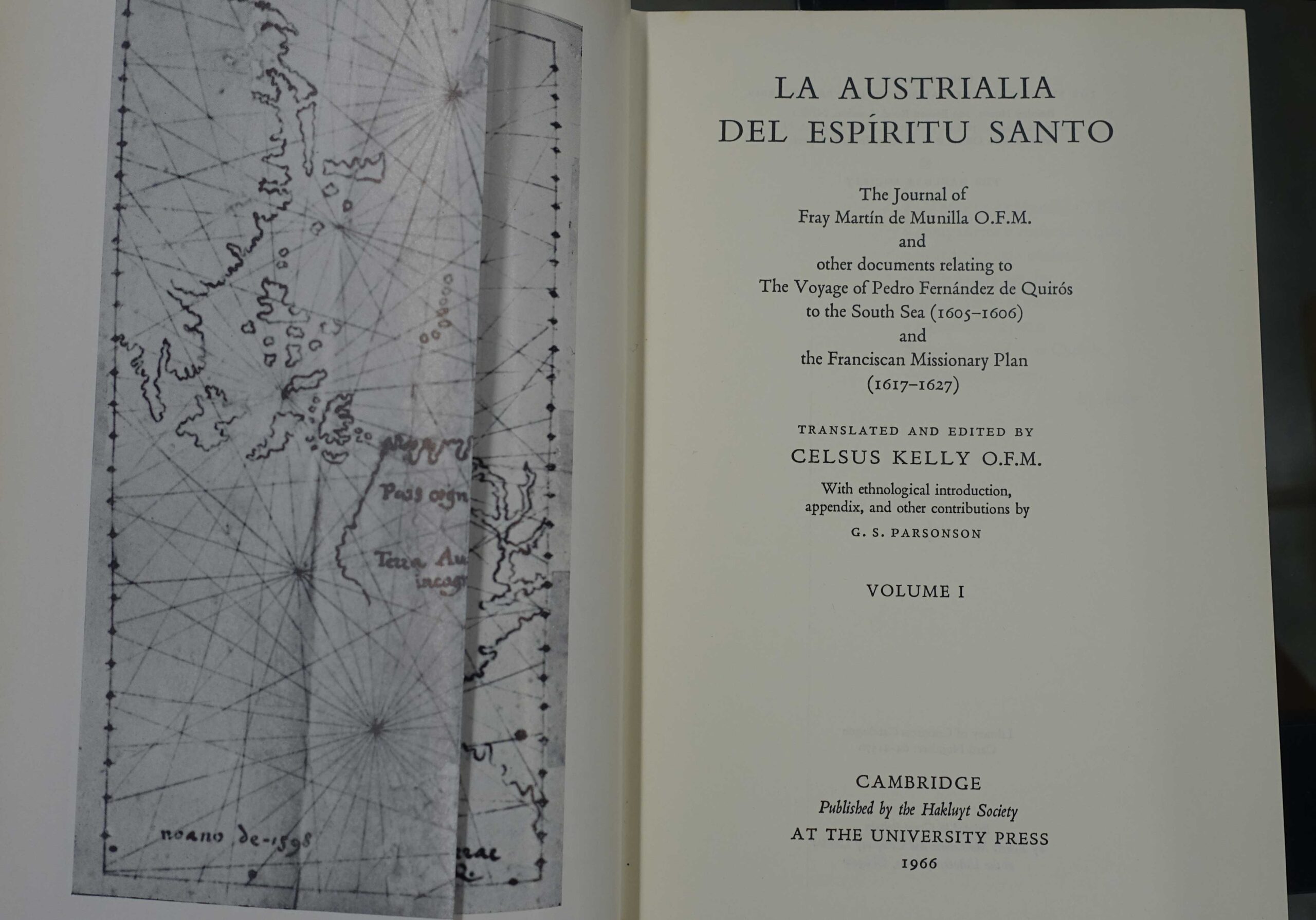 La Austrialia del Espíritu Santo [The Journal of Fray Martin de Munilla O.F.M. and other documents relating to The Voyage of Pedro Fernández de Quirós to the South Sea (1605-1606) and the Franciscan Missionary Plan (1617-1627). 2 vols - Image 3